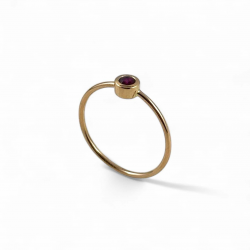 Anello in oro giallo con zavoriti