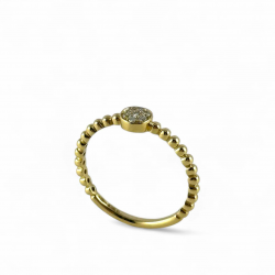 Anello in oro giallo con pavè tondo di diamanti