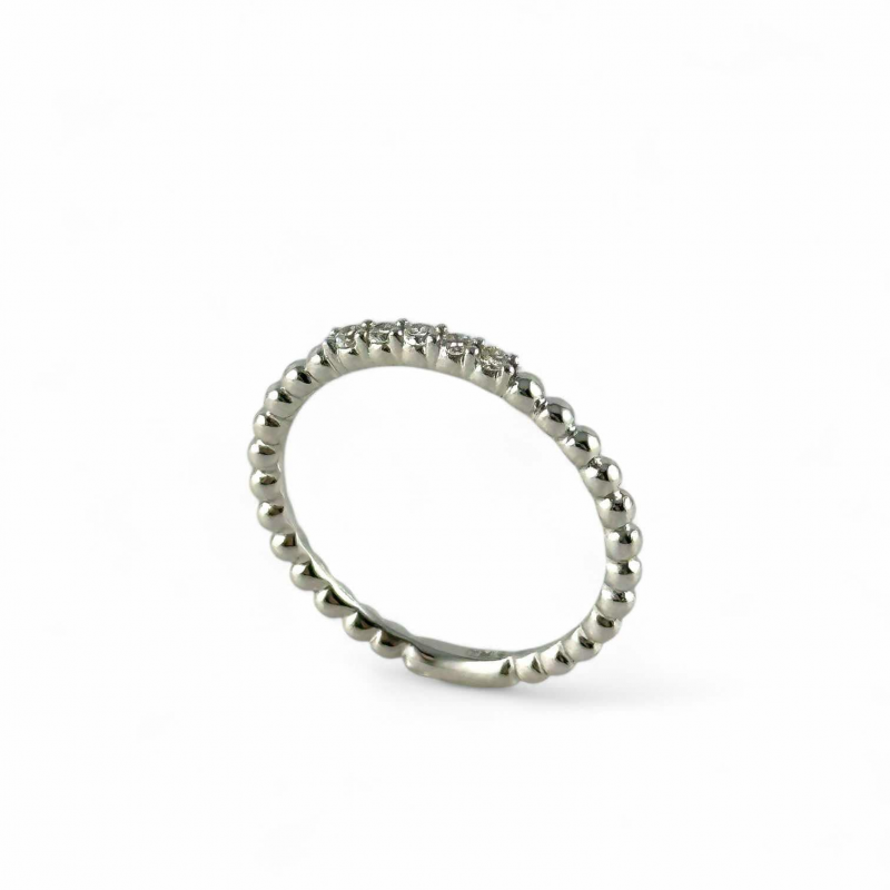 Anello veretta in oro bianco con cinque pietre