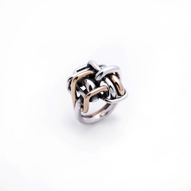 Anello intreccio