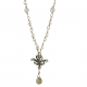 Collana giglio pendente con perle bianche e pietra di luna grigia